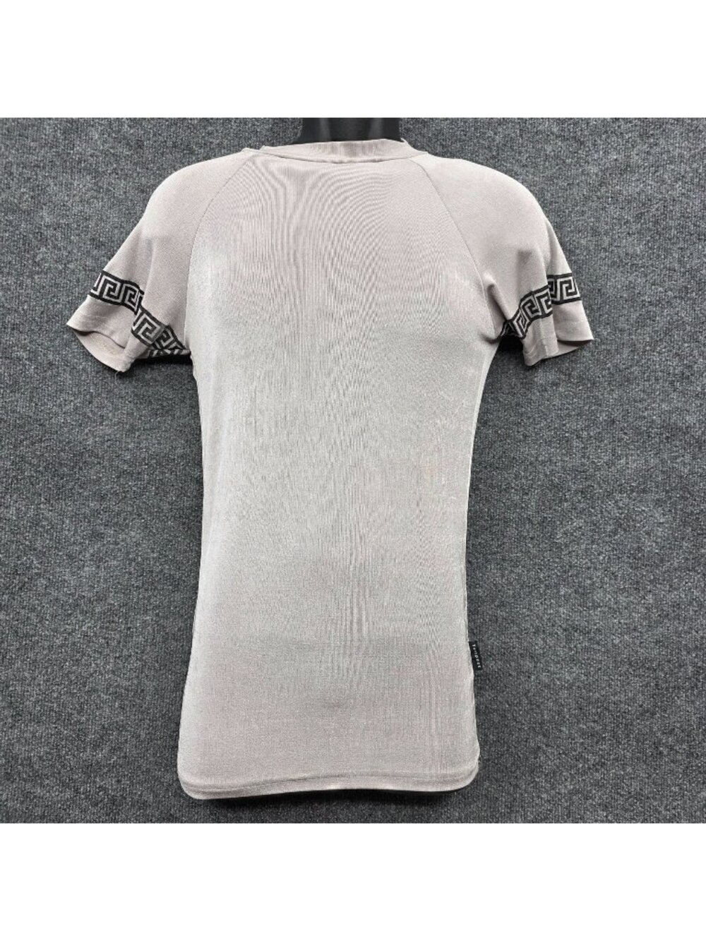 Tempest Greek Key Trim Raglan Sleeve Top Gray Black Retro Mod Minimalist Tee